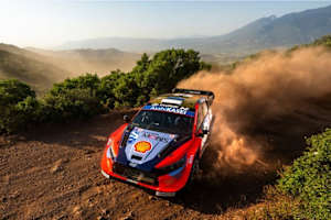 Ott Tänak im Hyundai teilt sich nach dem Akropolis-Auftakt die Spitze....