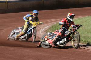 Lukas Fienhage (Cloppenburg) vor Valentin Grobauer (Olching)