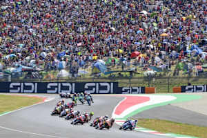 Maximo Quiles (#28) auf dem Weg zum ersten Moto3-Sieg