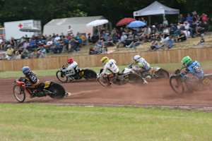 Im Finale: Erik Riss (Rot) vor Lukas Fienhage (Blau) und Martin Smolinski (Gelb)