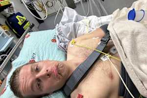 Pauls Jonass musste vom Talkessel ins Krankenhaus transportiert werden