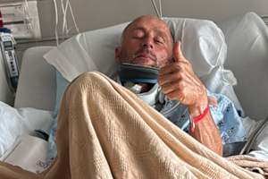 Mike Brown meldete sich aus dem Krankenhaus
