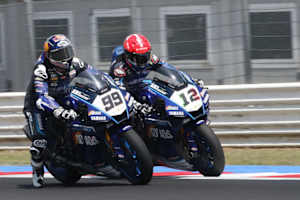 bahattin Sofuoglu (li.) gegen Teamkollege Michael Rinaldi