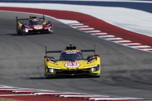 Zwei Ferrari 499P in Austin