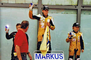 Markus Reiterberger (Mitte) mit Luca Grünwald (re.)