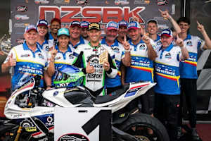 Anthony West und sein australisches Team holten in Neuseeland den Titel