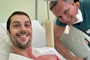 Lorenzo Zanetti (li.) kam unters Messer