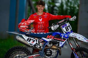 Kevin Brumann verlängert bei MX Handel