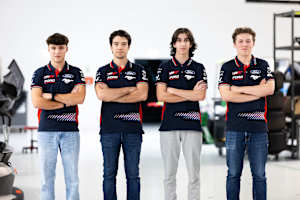 Kiano Blum, Alain Valente, Max Cuccarese und Emil Gjerdrum fahren Mustang