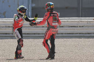 Das Bild spricht Bände: Axel Bassani (li.) und Nicolo Bulega