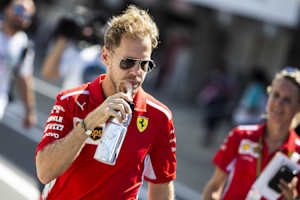 Sebastian Vettel wird auch von Robert Doornbos kritisiert