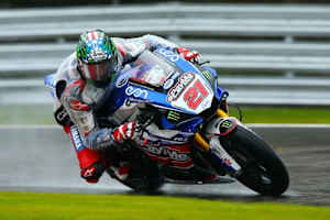 John Hopkins stürzte im Regen in Knockhill