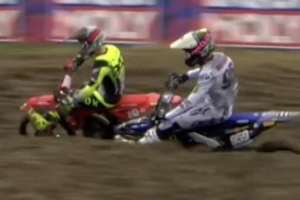 Tim Gajser geht an Maxime Renaux vorbei in Führung