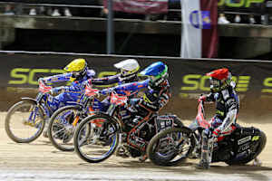 Start zum Finale: Brady Kurtz gewann von Blau