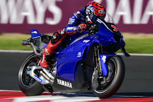 Augusto Fernandez mit der V4-Yamaha