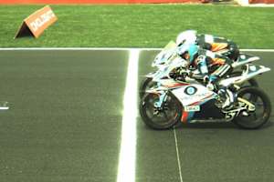 Zielfoto in Donington: Wer hat gewonnen?