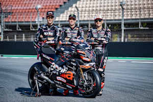 Lorenzo Savadori, Marco Bezzecchi und Jorge Martin mit der Aprilia RSV4 X-GP
