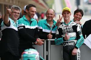 Das Kiefer-Team feierte mit Danny Kent und Efren Vazquez den ersten Doppelsieg der Truppe