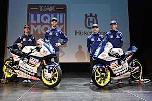 Das neue Husqvarna Moto2-Team: Binder & Tulovic, daneben das Moto3-Team mit Sasaki und Veijer
