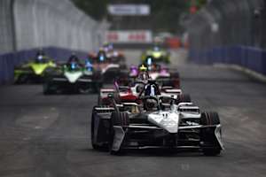 Mitch Evans gewann den Saisonauftakt in São Paulo