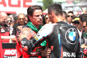 Dominatoren der Superbike-WM: Nicolo Bulega (li.) und Toprak Razgatlioglu