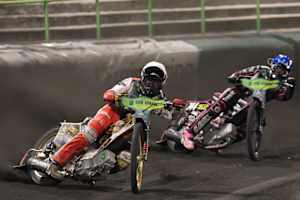 Ein Sinnbild: Norick Blödorn vor Kai Huckenbeck