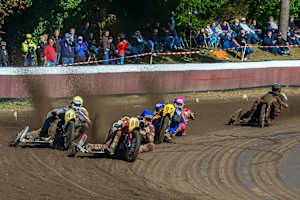 Meier/Siebert (92) gewannen in Hechthausen vor Brandhofer/Mollema (44), Möller/Viragos (37) und Standke/Kempa (95)
