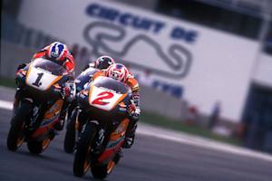 1997: Mick Doohan (1) gegen Alex Crivillé (2)