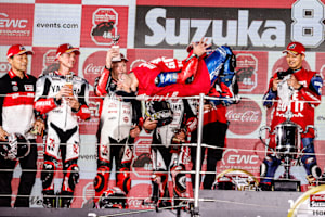 Johann Zarco zelebrierte den Sieg beim Acht-Stunden-Rennen in Suzuka mit einem Backflip