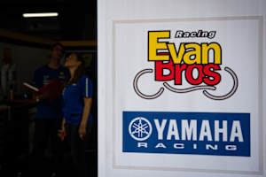 Ab Most sitzt ein anderer Italiener auf der schnellen Yamaha R6 des Teams Evan Bros