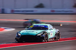 WINWARD Racing dominierte das Qualifying in Dubai