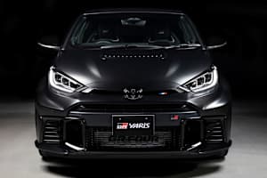 Reminiszenz an Sebastien Ogier: Das Emblem der Tricolore im Frontbereich