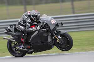 Unscheinbar: Aleix Espargaro machte an Tag 1 des Shakedowns das Tempo