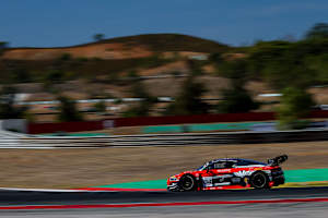 Eastalent Racing setzt die Bestzeit im ersten Training