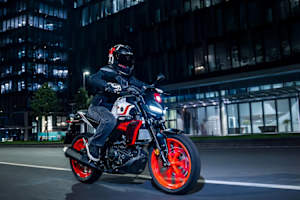Yamaha MT-125 des 2027er Jahrgangs in neuer Farbkombination Redline White