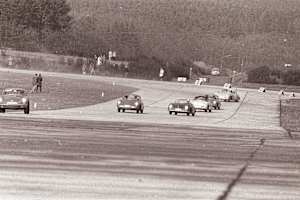 Porsche Super 90-Klasse 1960:  Amateure kämpfen in Pferdsfeld um den Sieg 