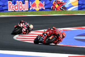 Misano 2025: Bezzecchi gegen Marquez, wiederholt sich das Duell in Buriram?