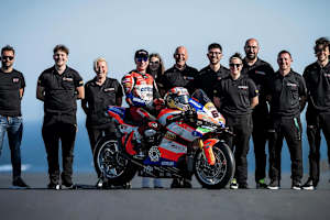 Alberto Surra und das Ducati-Team Motocorsa