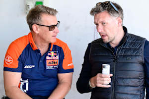 KTM-Sportchef Pit Beirer mit dem neuen Tech3-Teamanager Richard Coleman