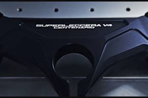 Per Laser wird die Ducati Superleggera V4 Centenario angekündigt