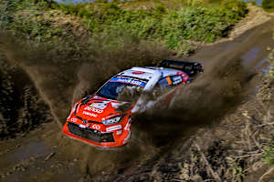 Toyota dominierte den Auftakt der Safari-Rallye Kenia im Schlammgelände