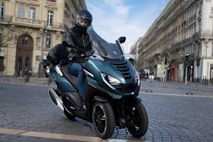 Flagschiff: Dreirad-Roller Peugeot Metropolis