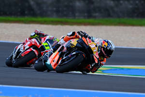 Acosta (KTM) vor Rookie Diogo Moreira