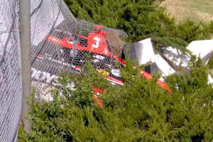 Scott McLaughlin durchbricht den Fangzaun