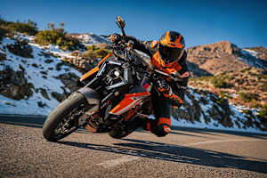 Die KTM 1390 Super Duke RR soll 11 kg leichter sein als ihre Schwestern