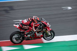 Nicolo Bulega brauste in Rekordzeit auf Pole