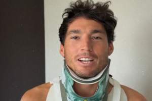 Aleix Espargaro nach einer sechsstündigen Operation am Rücken