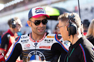 Danilo Petrucci (li.) mit BMW-Technikchef Chris Gonschor