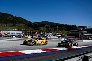 DTM-Action vor dem Alpenpanorama