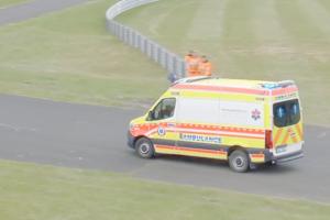 Danilo Petrucci wurde im Krankenwagen abtransportiert